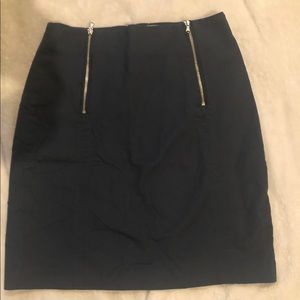 Navy blue skirt with double zipper on front